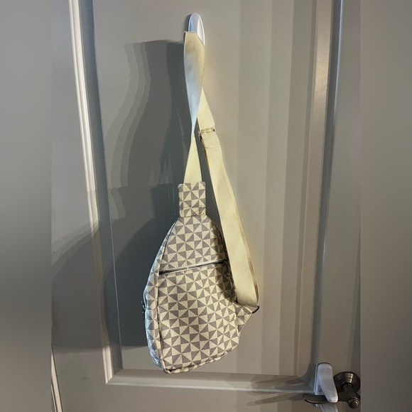 Unbranded crossbody - Picture 2 of 7